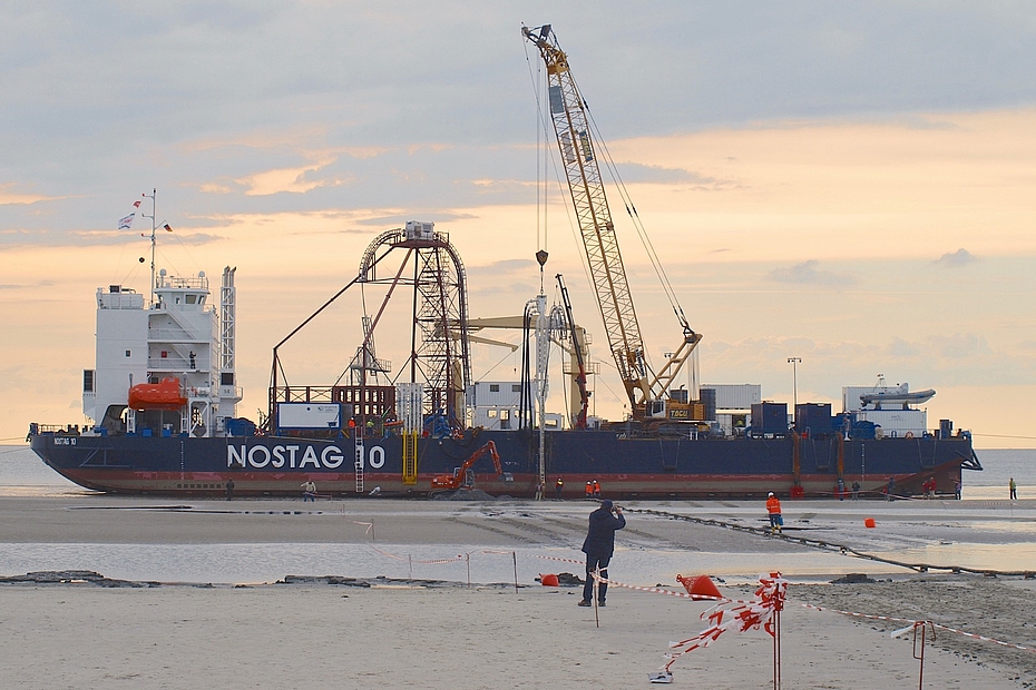 Kabelverleger am Strand