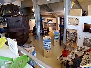 Blick in Arche von oben auf die Ausstellung